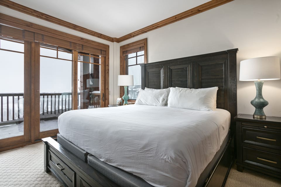 Indoors, Lamp, Cushion, Home Decor, Bed