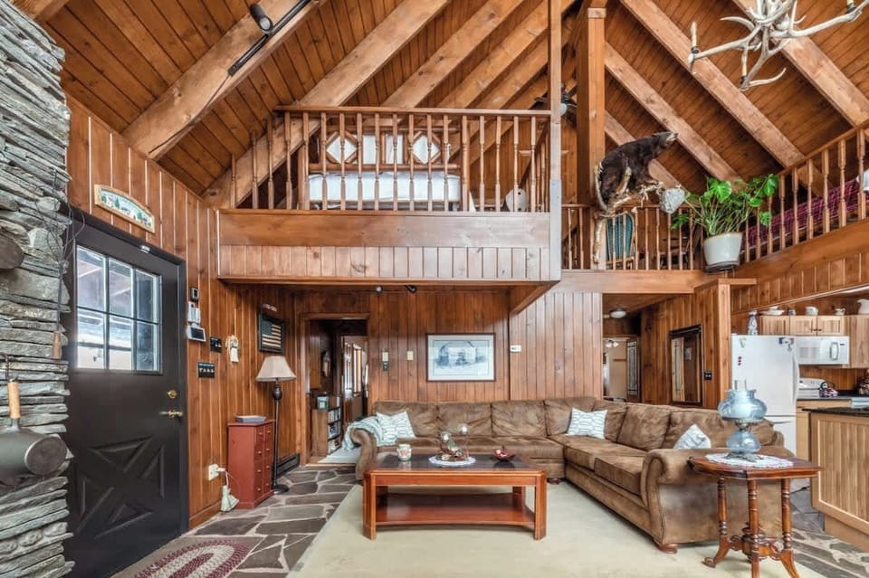 Living or TV area at front entrance of cabin