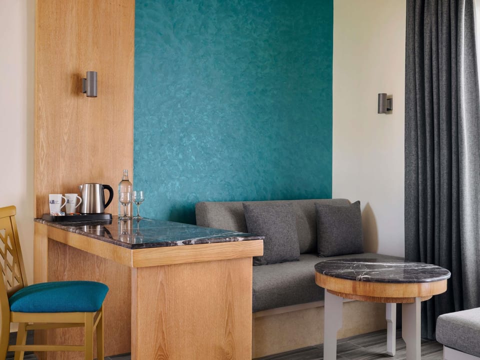 Minibar, in-room safe, desk, blackout drapes