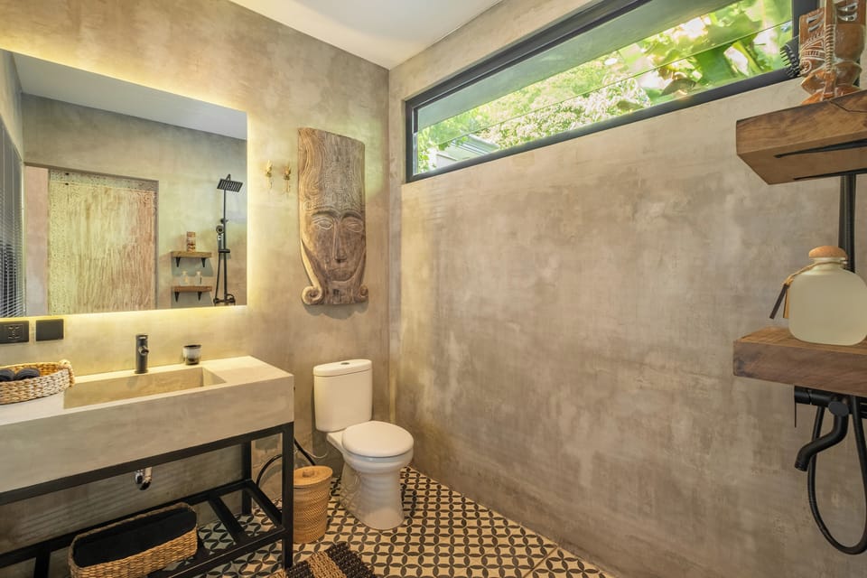 Exclusive Twin Room | Bathroom | Shower, hair dryer, towels, soap