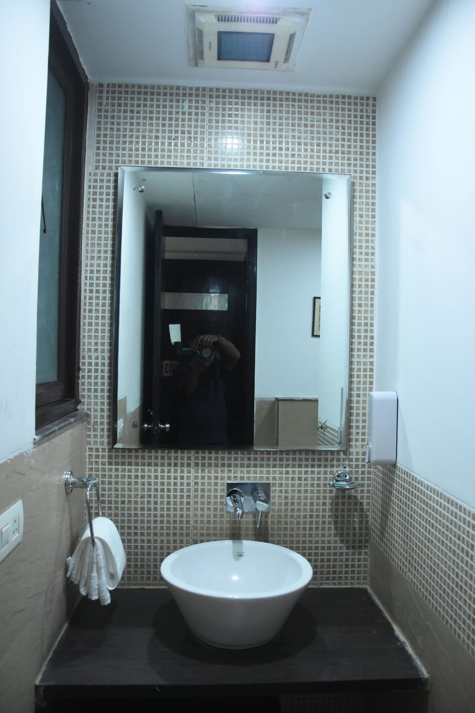 Deluxe Suite | Bathroom | Free toiletries, towels, soap, shampoo