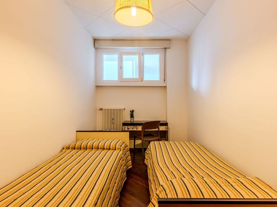 Window, Light, Wood, Lighting, Interior Design, Yellow, Floor, Flooring, Hardwood