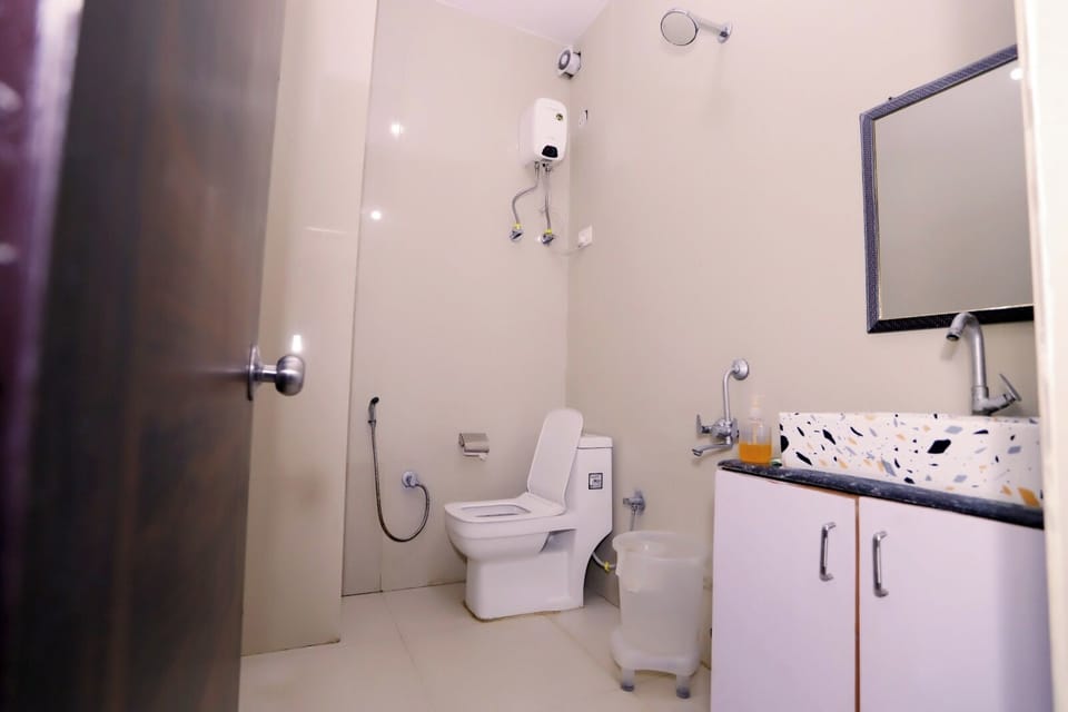 Shower, towels, soap, shampoo