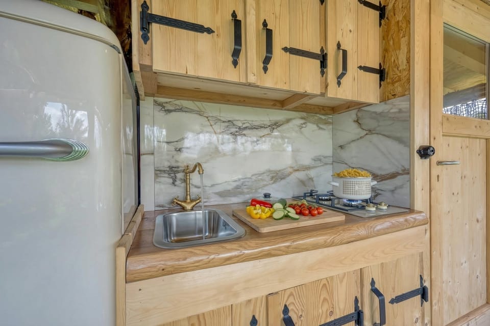 Family House, 1 Bedroom, Balcony (Luxury Glamping House Pia) | Private kitchenette