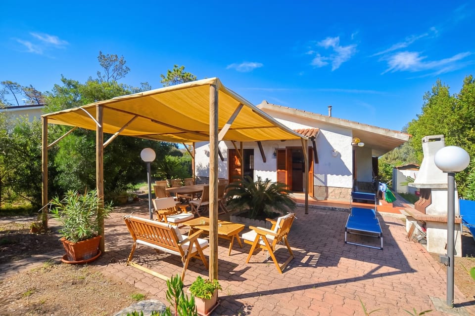Family House, 4 Bedrooms, Fireplace, Sea Facing (Villino Saline) | Outdoor dining