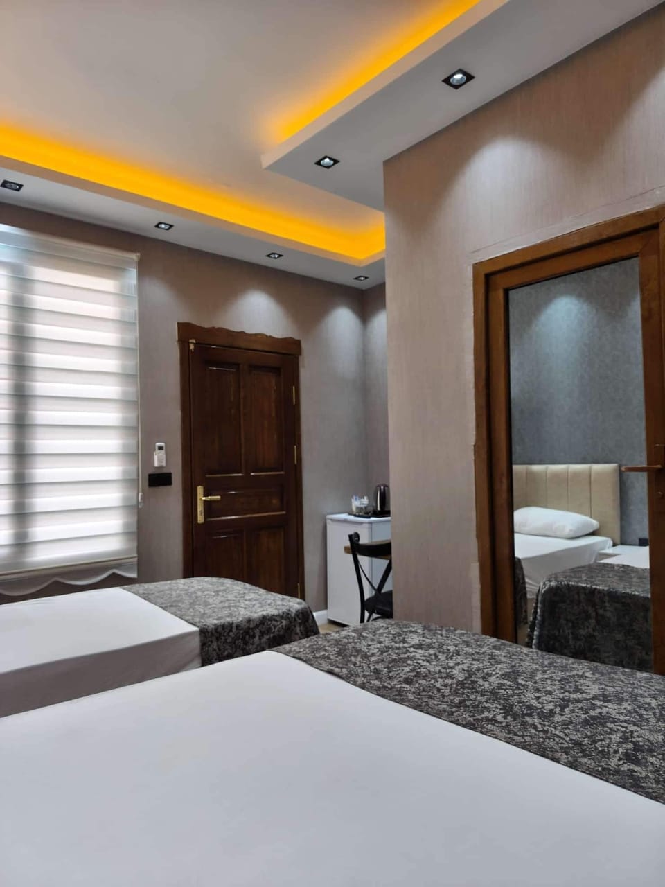 Desk, blackout drapes, free WiFi, wheelchair access
