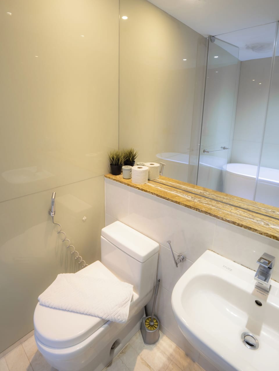 Bathroom sink