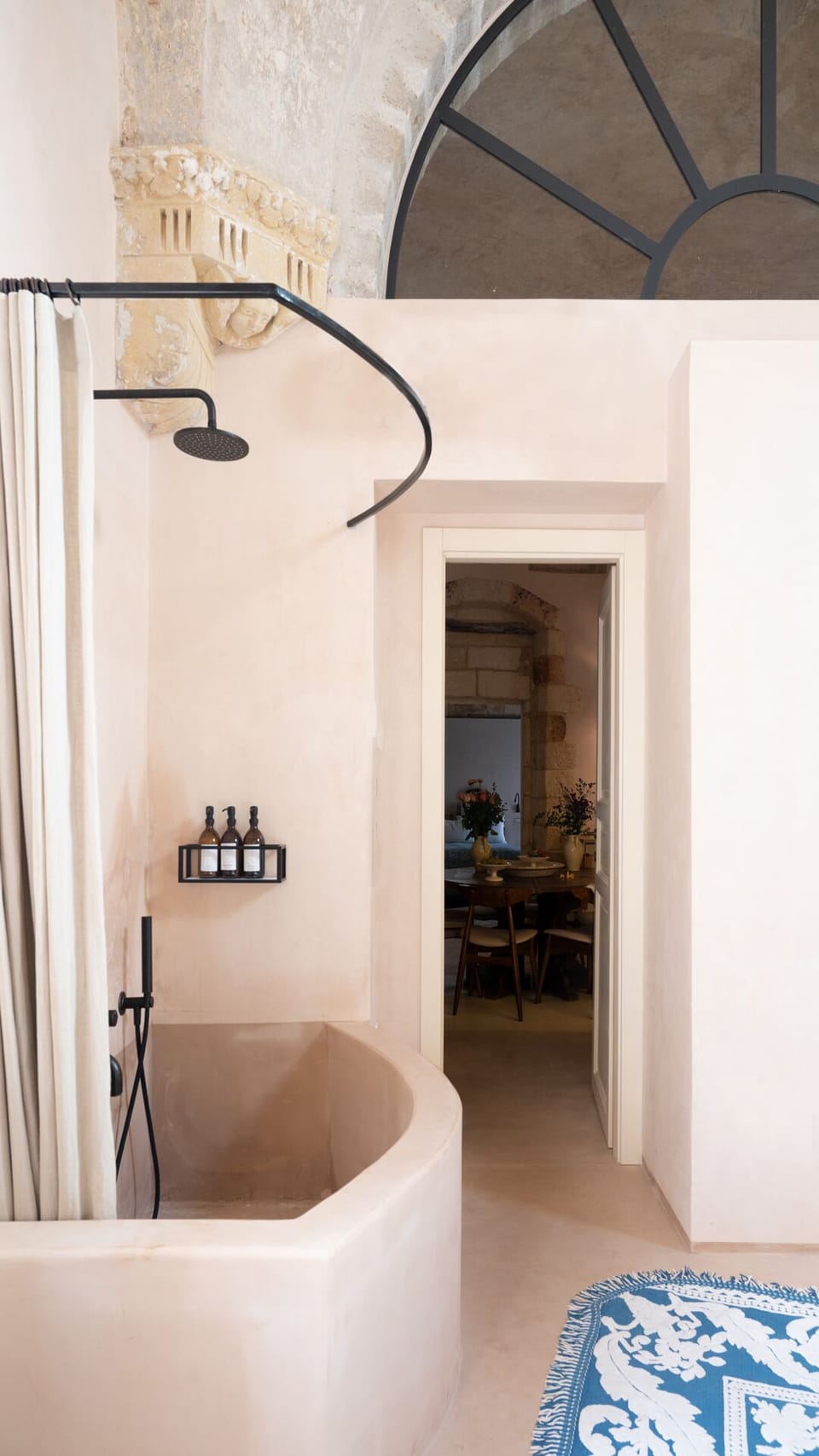Classic Double Room | Bathroom | Hair dryer, bathrobes, slippers, bidet