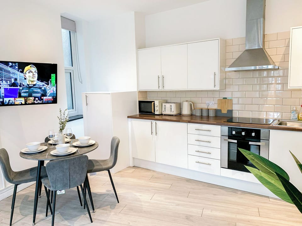 London's 1-Bedroom Apartment with Free WI-Fi in Shoreditch, Old Street, Hoxton