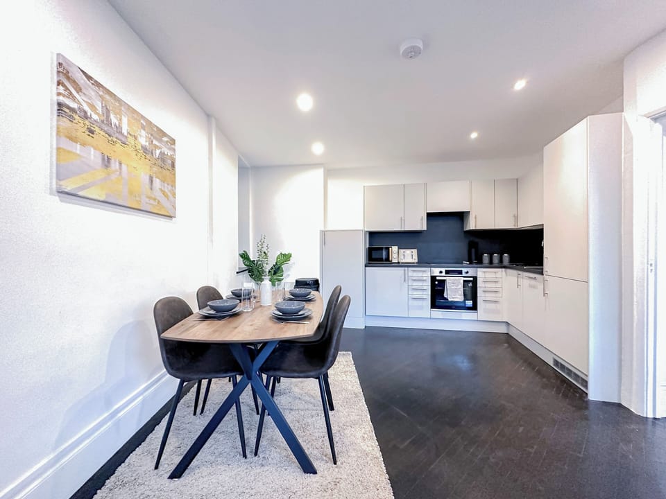 London's 1-Bedroom Apartment with Free WI-Fi in Shoreditch, Old Street, Hoxton
