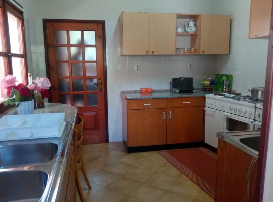 Apartment (Four bedroom apartment) | Private kitchen | Fridge