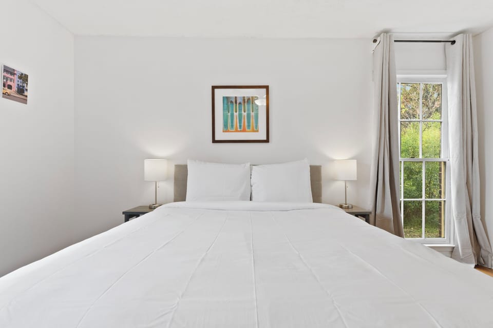 5 bedrooms, iron/ironing board