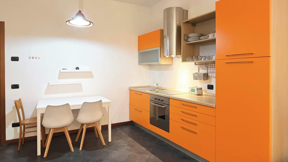 Moderna cucina accessoriata