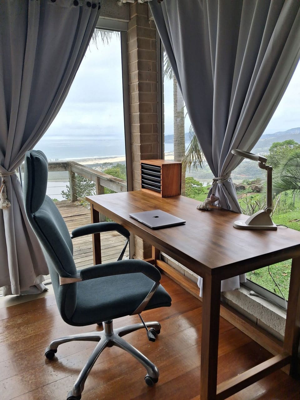 Honeymoon House, Fireplace, Beach View | 3 bedrooms, premium bedding, blackout drapes, iron/ironing board