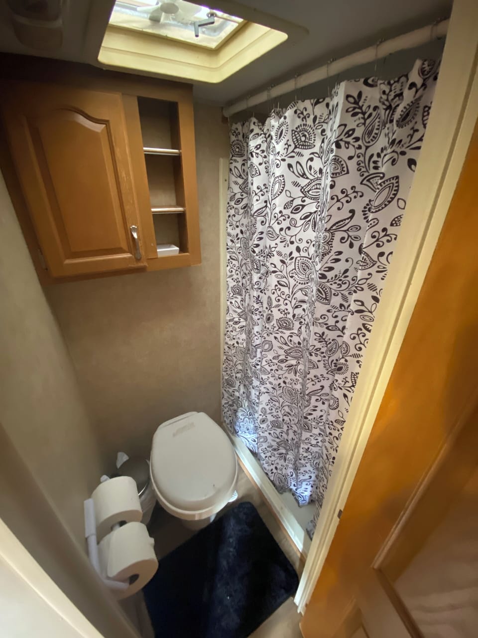 Cozy bathroom but functional