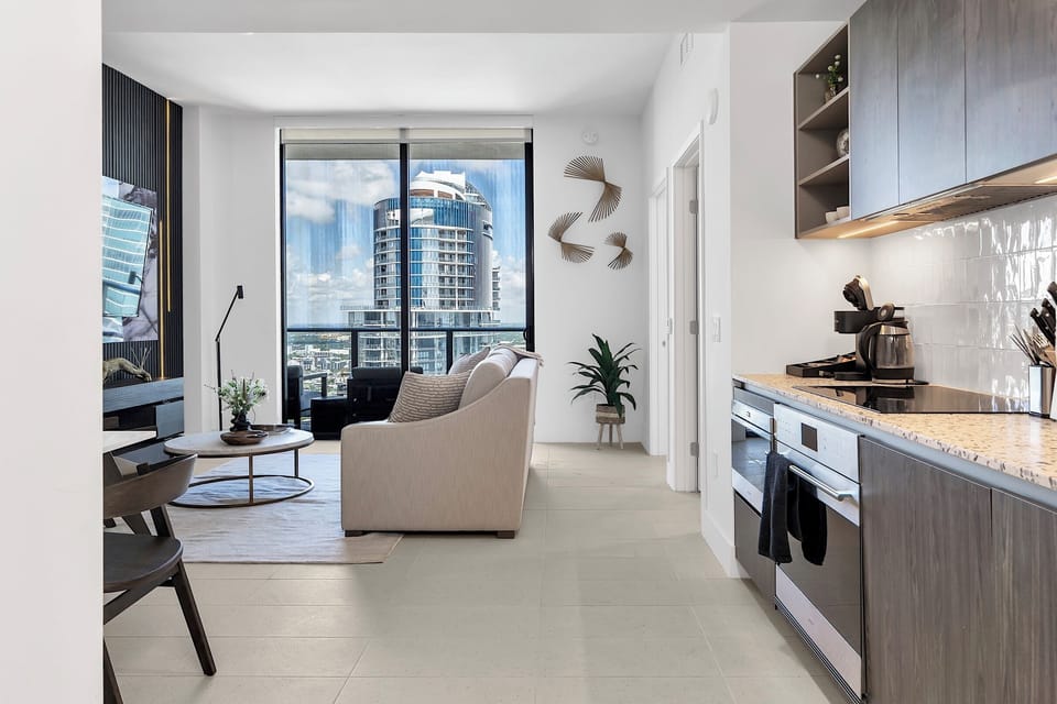 Living room beautifully decorated with a sleek and modern design.