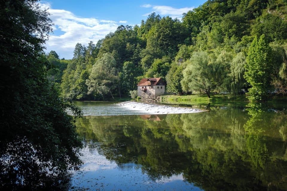 Stari pod bathing place on Kolpa river at Adlešiči