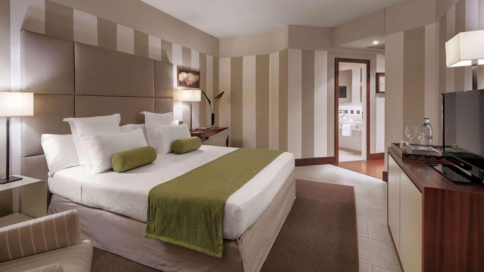 Down comforters, minibar, in-room safe, desk