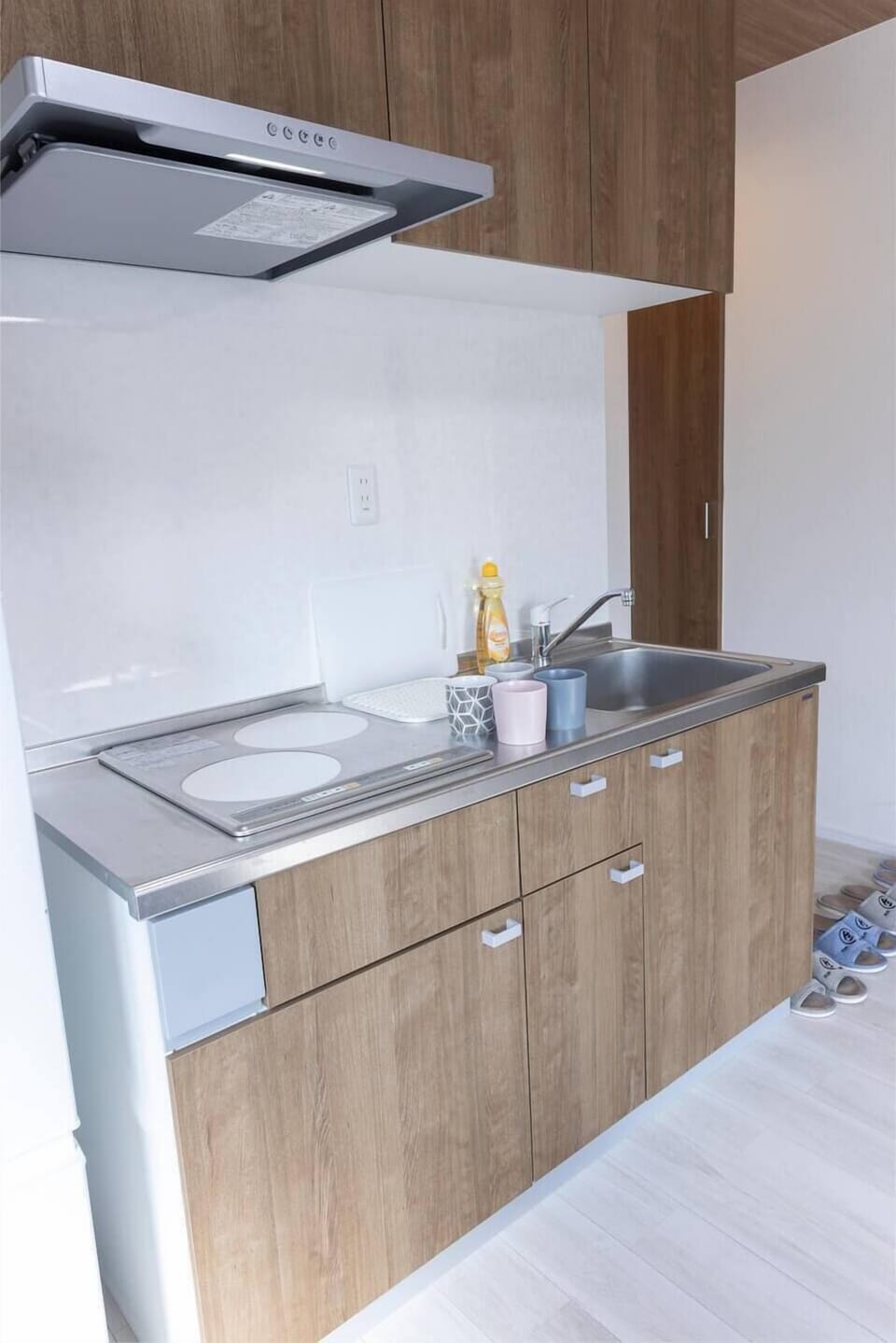 Basic Apartment, Non Smoking | Private kitchen | Fridge, microwave, stovetop, cookware/dishes/utensils