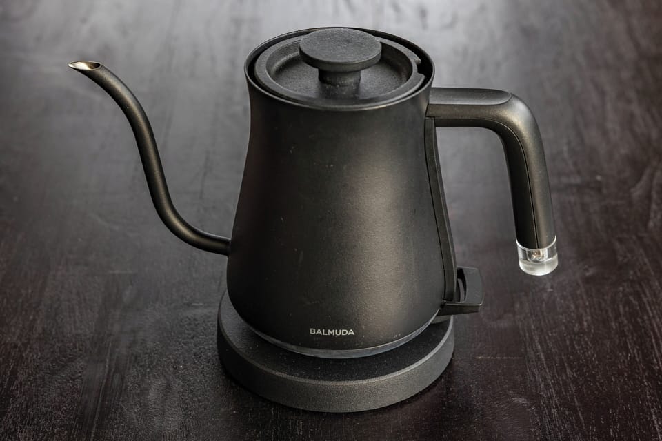 Luxury Villa, Patio | Private kitchen | Electric kettle, toaster