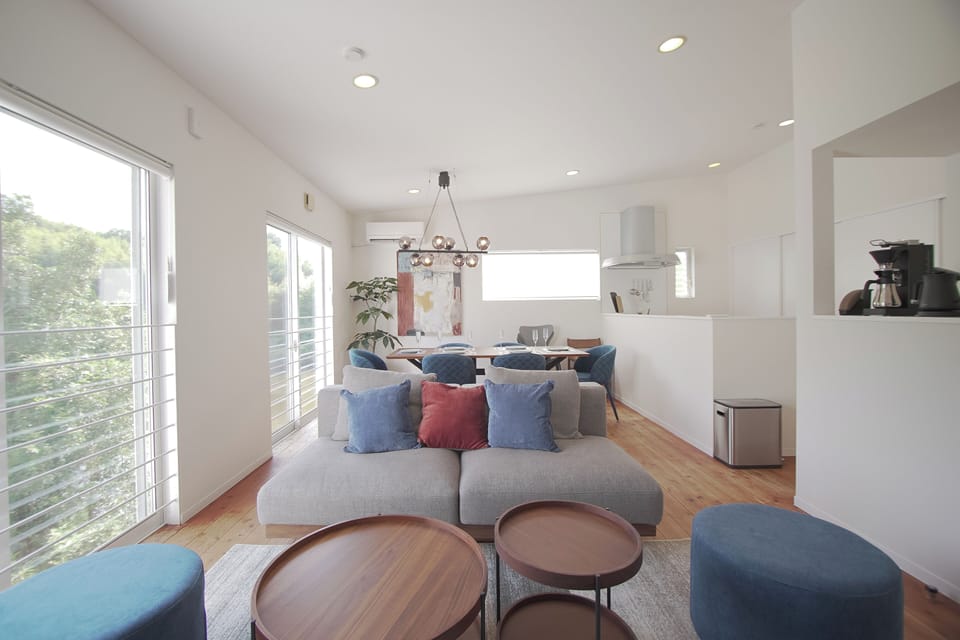 Family Villa, Non Smoking, Patio | Living area | 32-inch flat-screen TV with digital channels