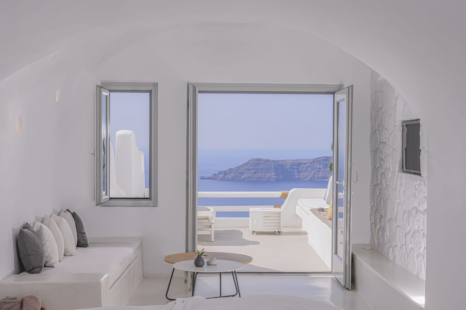 Superior Studio Sea View | In-room safe, iron/ironing board, bed sheets