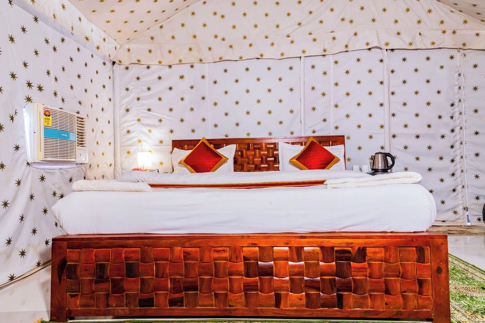 Luxury Swiss Tent | Free WiFi, bed sheets