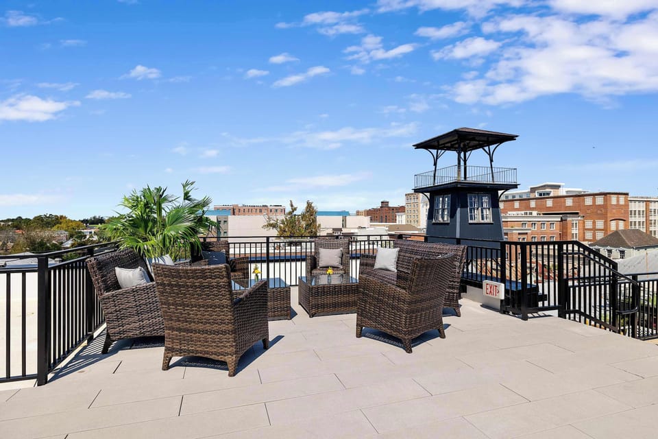 Incredible Shared Rooftop with endless views of Downtown Charleston 
