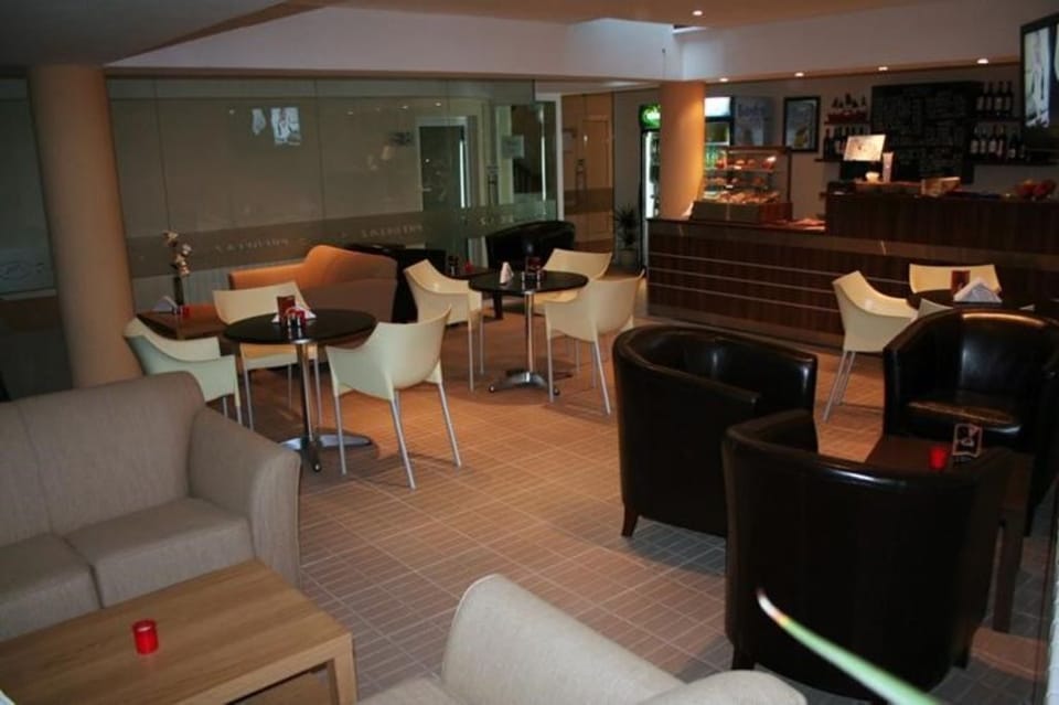 Communal cafeteria