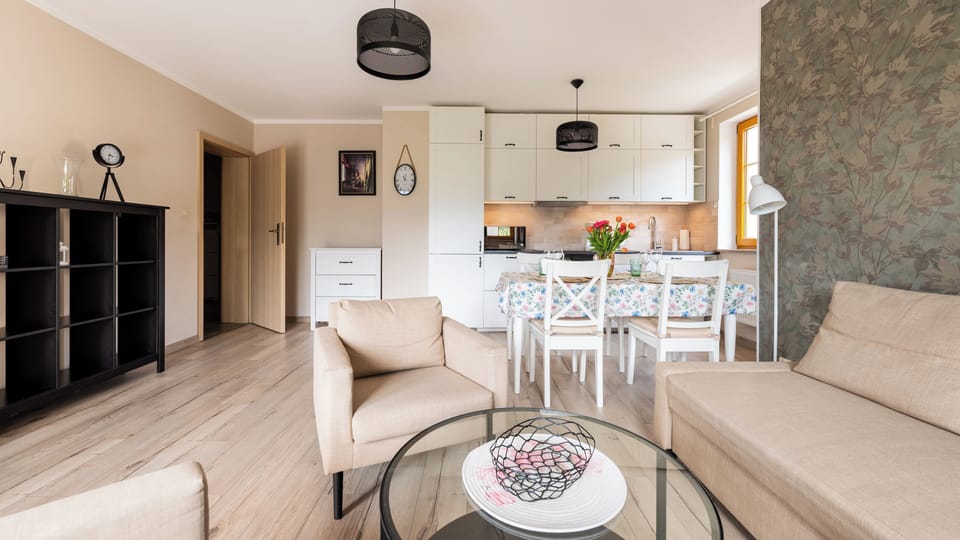 Apartment (16) | Living area | Flat-screen TV