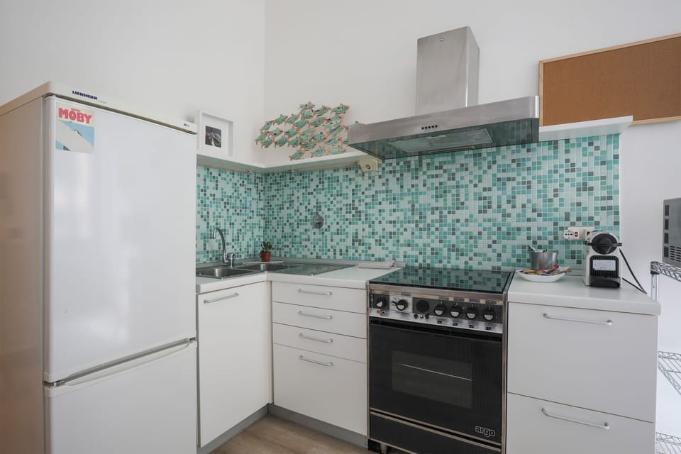 Family Apartment, 2 Bedrooms, Kitchen | Private kitchen | Electric kettle, toaster