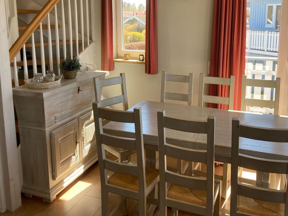 Apartment | Dining
