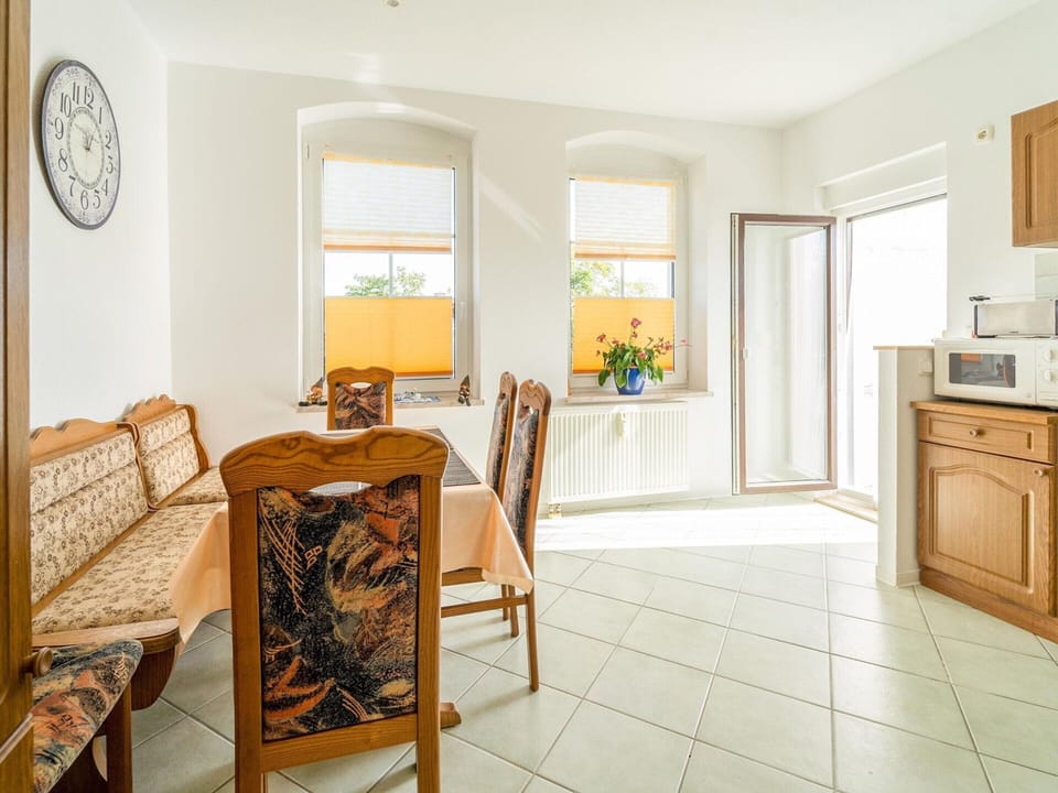 Apartment | Dining