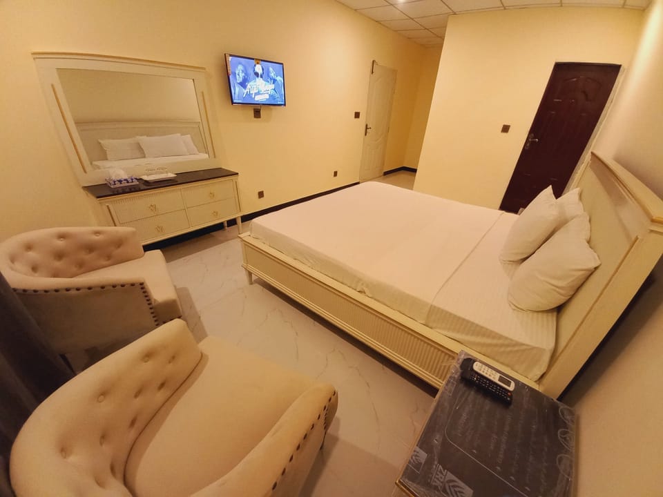 Executive Room | Soundproofing, iron/ironing board