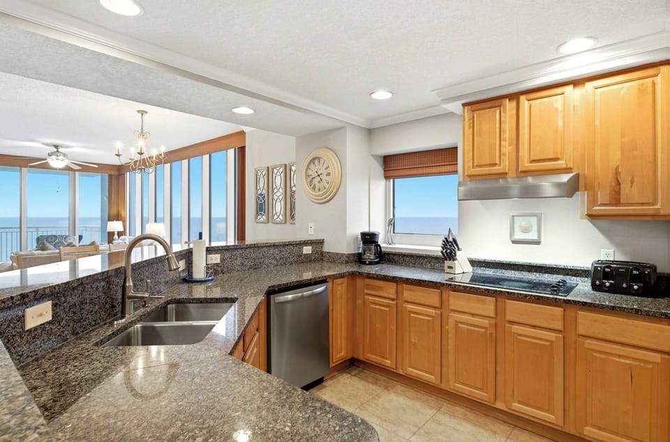 Fully equipped kitchen