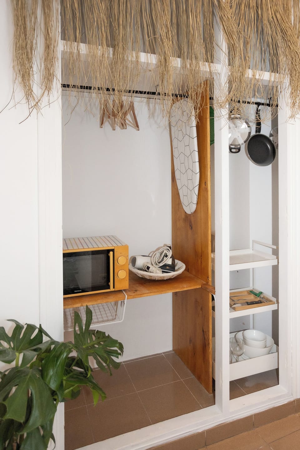 Comfort Studio | Private kitchen | Shared fridge, microwave