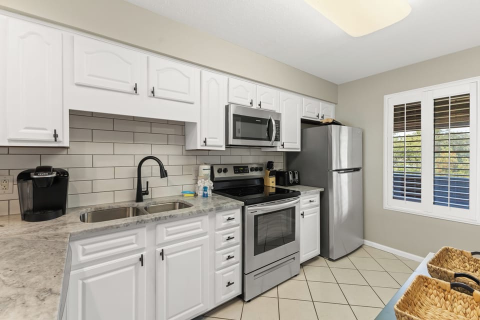 renovated fully equipped kitchen