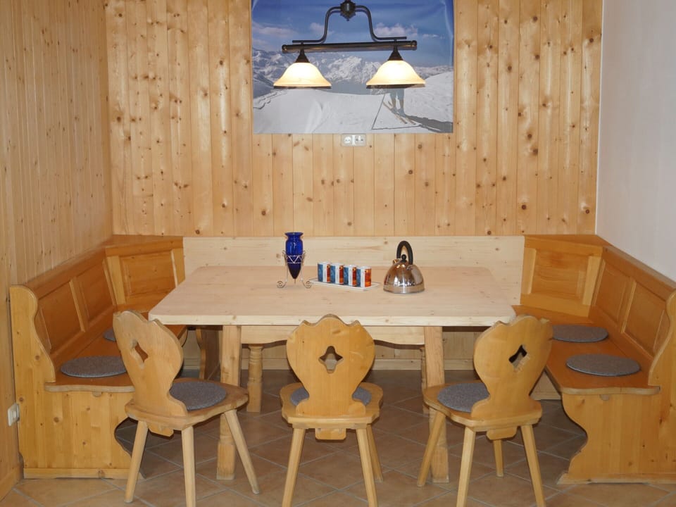Chalet | Dining
