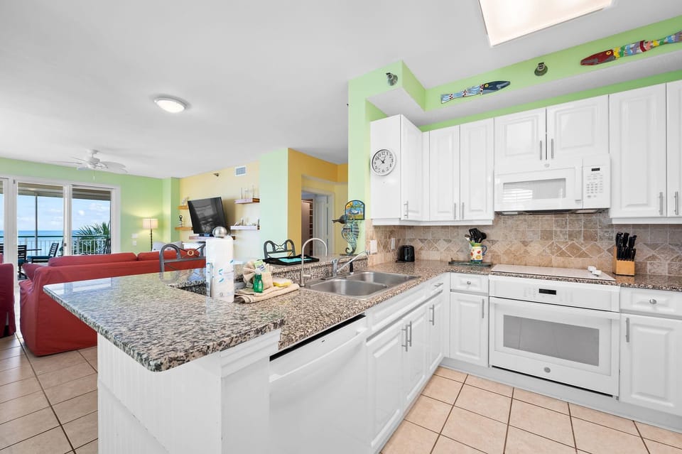 Condo, Multiple Beds (Beach Colony West 3A) | Private kitchen | Oven, toaster, paper towels