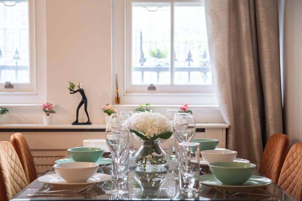 Dining area | Detached House + Parking near Paddington, Hyde Park, Little Venice
