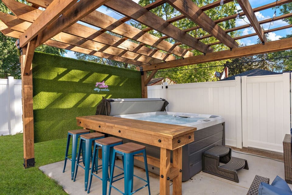 Backyard: Hot Tub, Bar for 4, Patio Furniture, Fire Table, Grill, Dining Table for 12