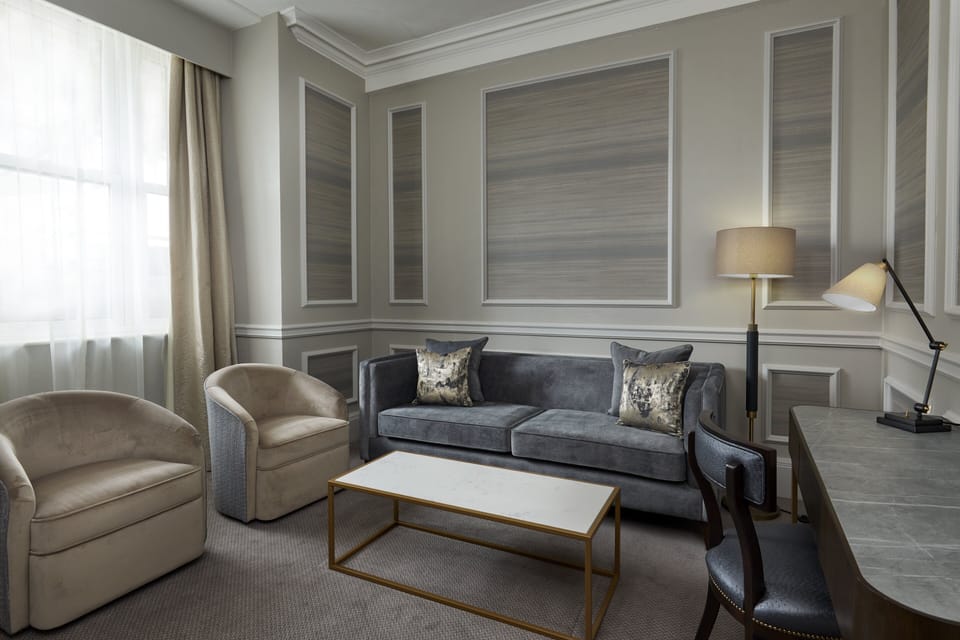 Premium bedding, in-room safe, desk, laptop workspace