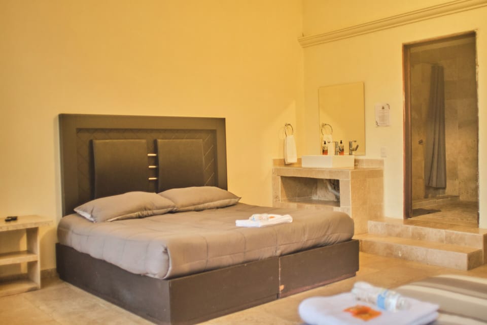 Deluxe Double Room, Balcony, Garden View | Laptop workspace, WiFi (free)