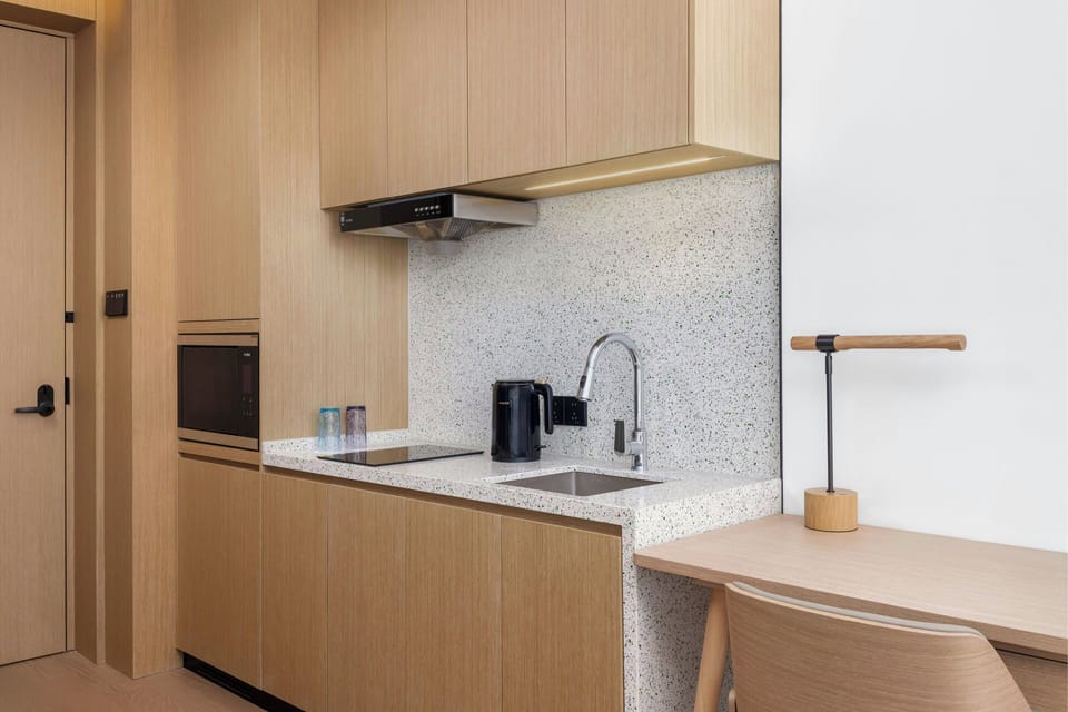 Microwave, paper towels