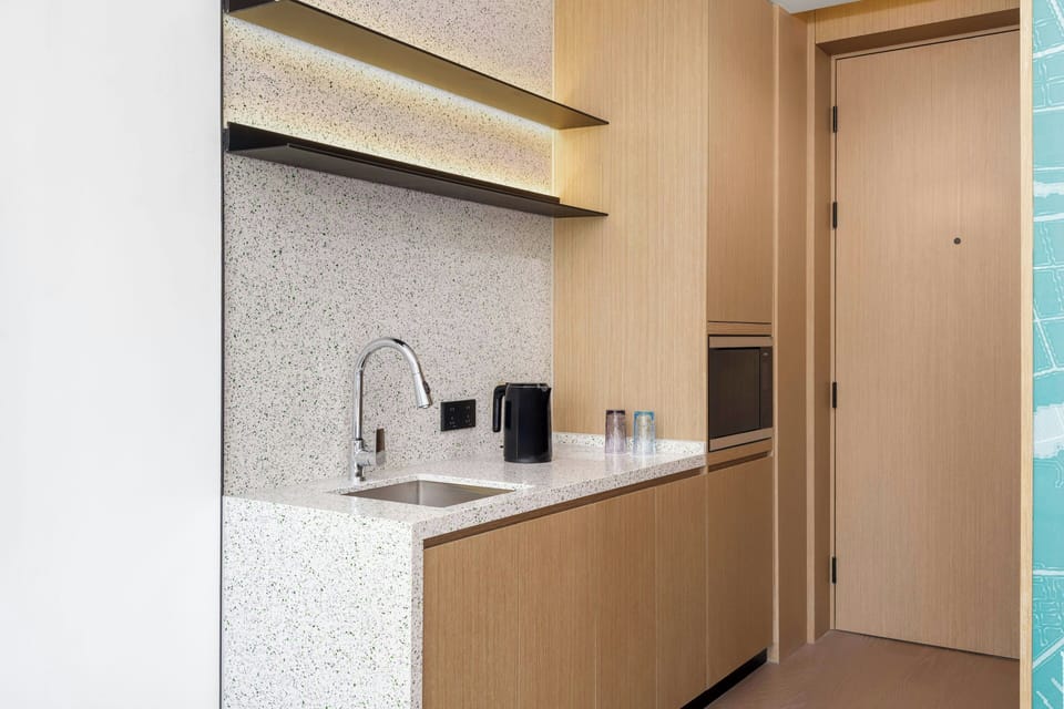 Microwave, paper towels