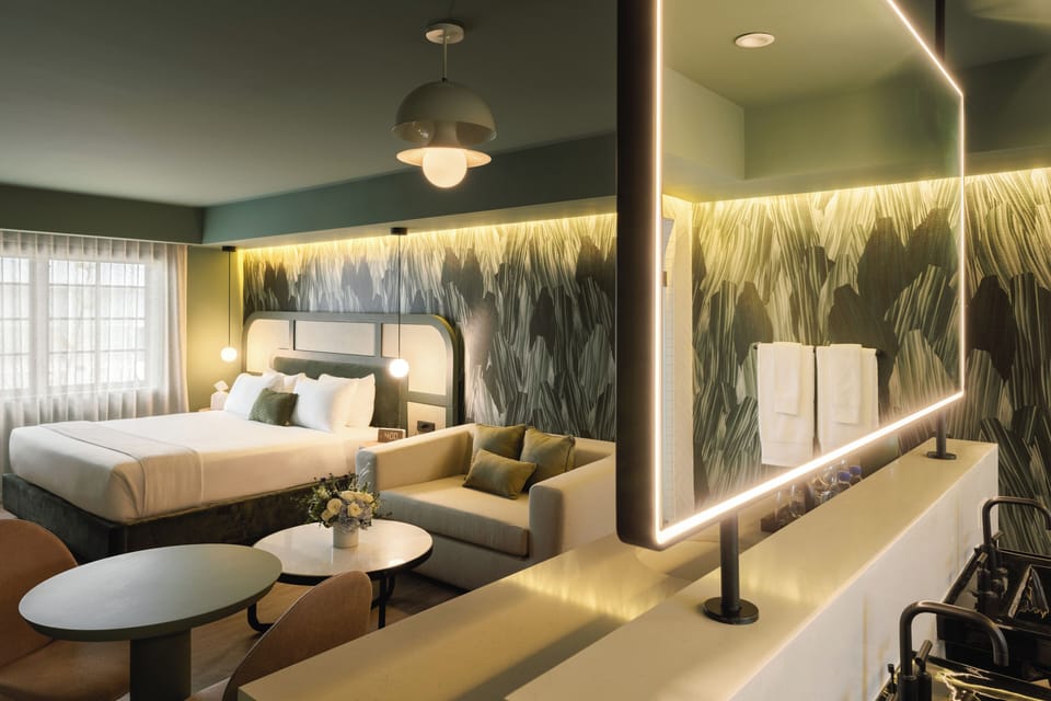 Deluxe Suite | Premium bedding, blackout drapes, iron/ironing board, free WiFi