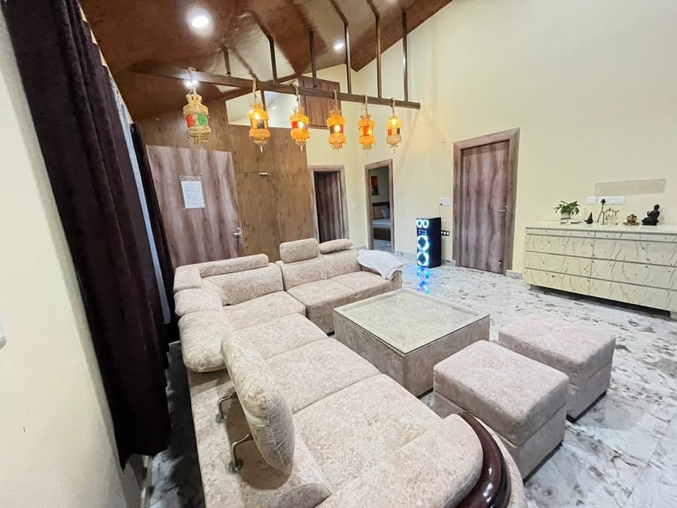 Family Villa, 2 Bedrooms, Private Pool, Pool View | Living room