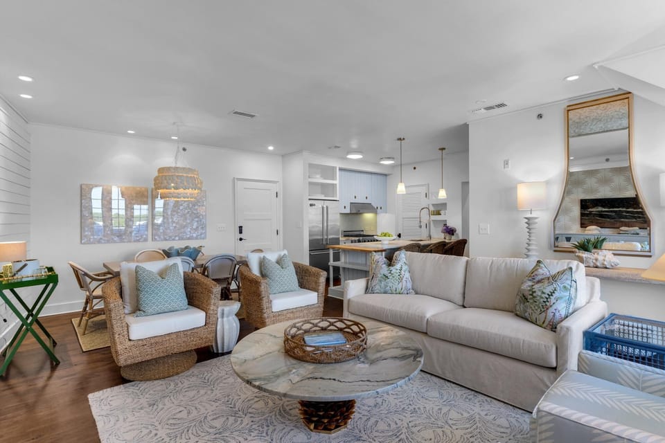 Open Floor Plan Airy and Light