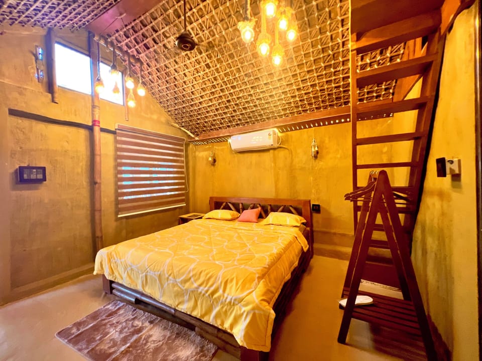 Luxury Double Room, Multiple Beds, Courtyard View | Laptop workspace, free WiFi