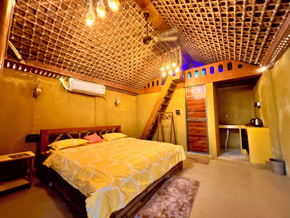 Luxury Double Room, Multiple Beds, Courtyard View | Laptop workspace, free WiFi